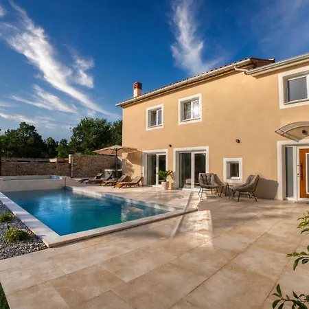 Villa De Pucci Žminj
