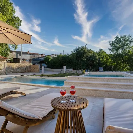 De Pucci Villa *
