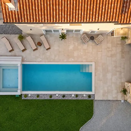 De Pucci Villa Žminj