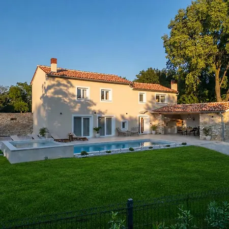 De Pucci Villa *