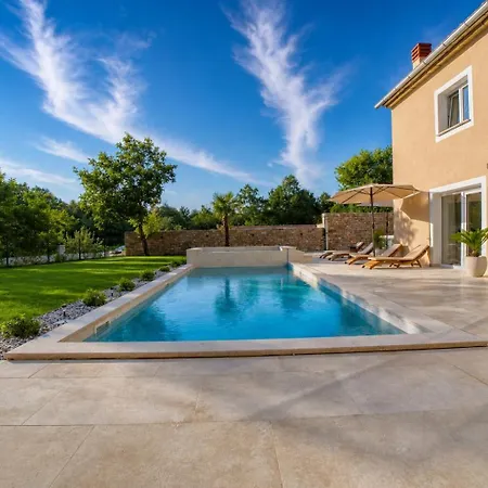De Pucci Villa *