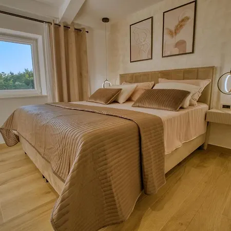 De Pucci Villa Žminj